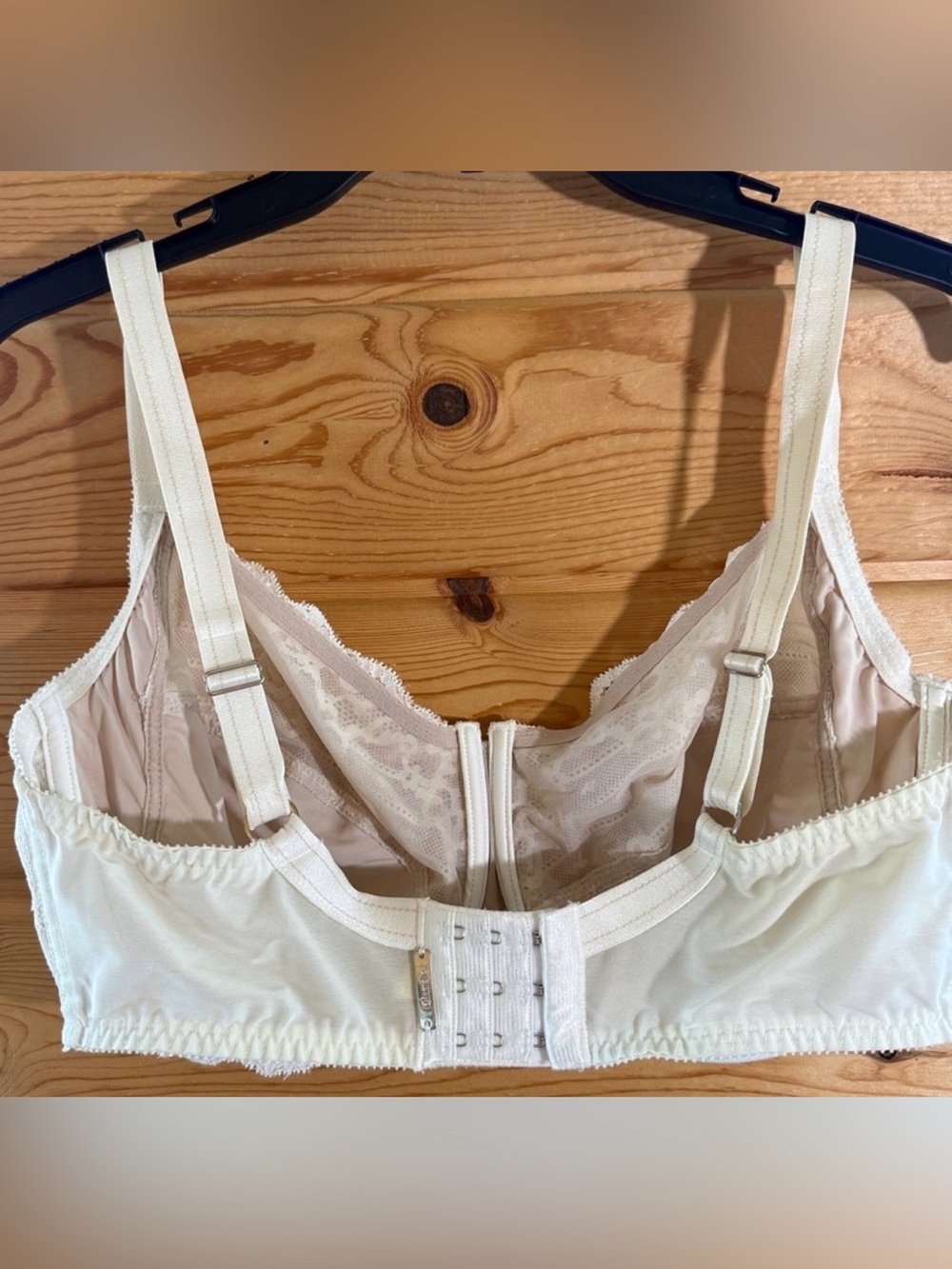 Chantelle Cream Lace Underwire Bra 36DDDD - Picture 7 of 7